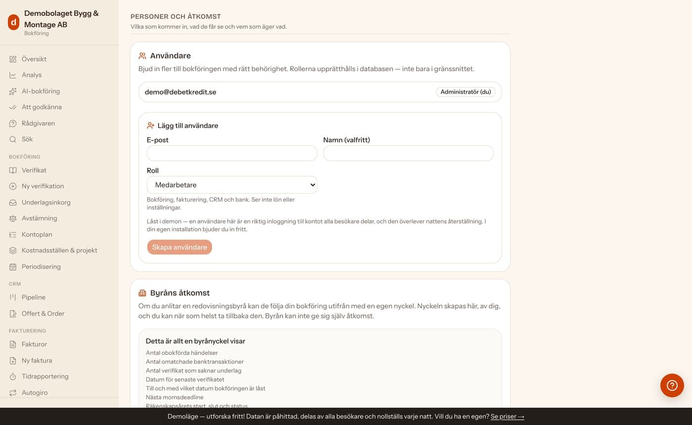 Bjuda in användare och välja roller